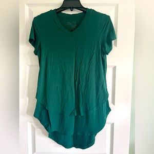 Latched Mama V-neck 2.0 nursing tee